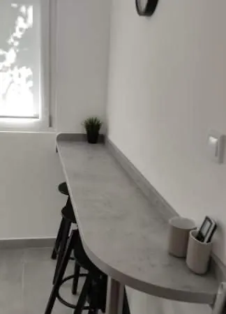Nyil Apartmanhaz *